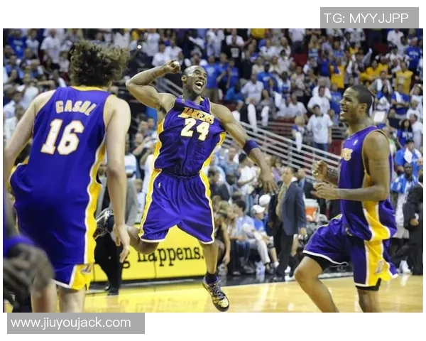 16年前的今天科比骑马射箭绝杀韦德湖人逆转热火精彩瞬间回顾