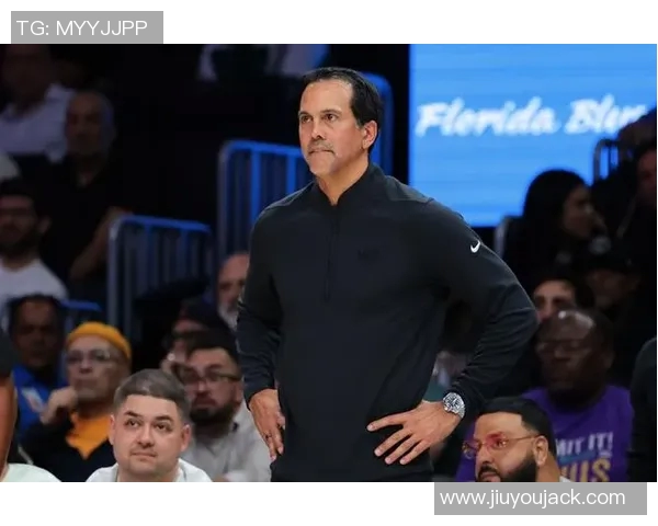 斯波称赞拉松在球队中的重要作用强调攻防中默默奉献的辛勤付出 斯波称赞拉松在球队中的重要作用强调攻防中默默奉献的辛勤付出